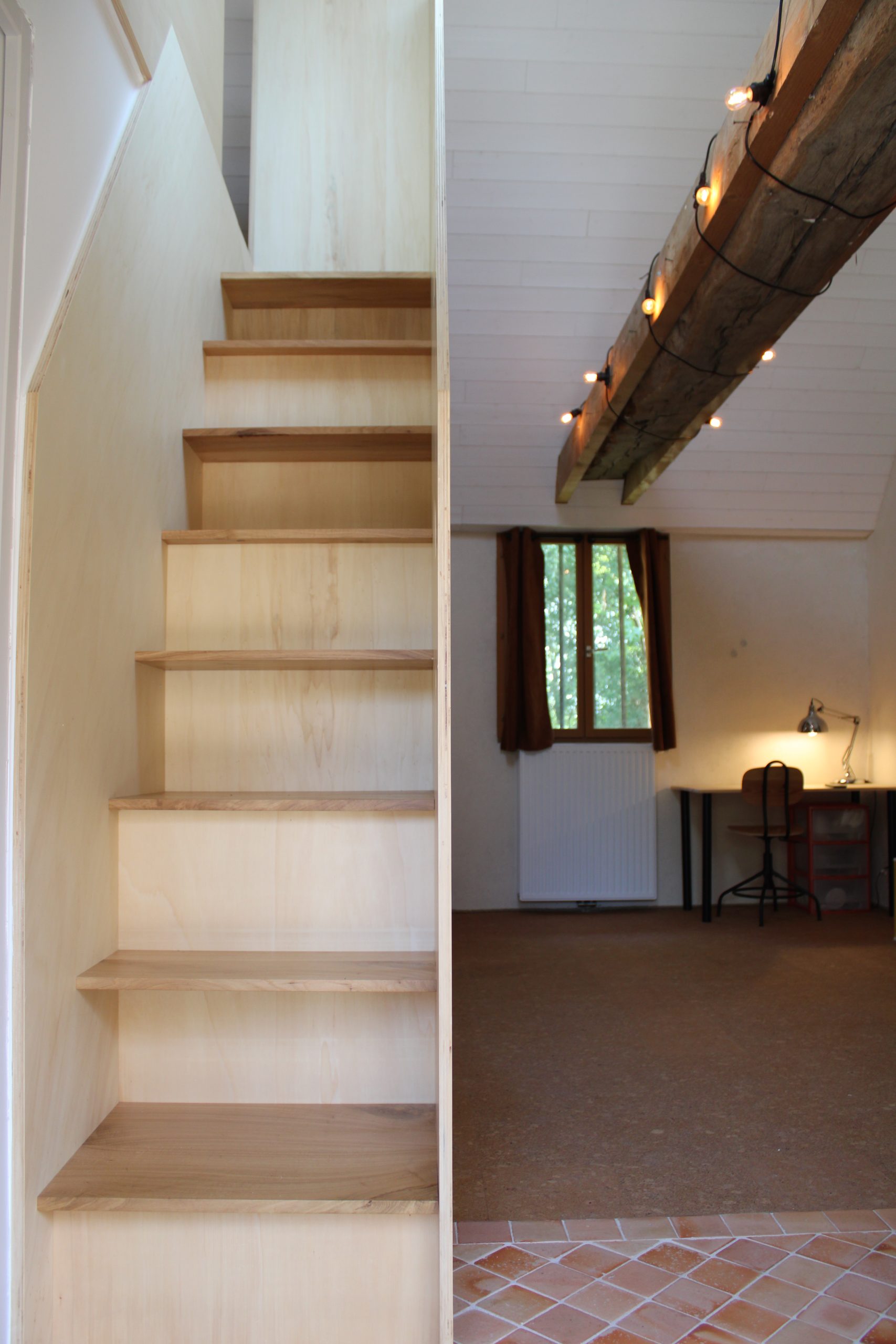 Photo - La Norre - entrée - seuil - échelle de meunier - liège -terre cuite